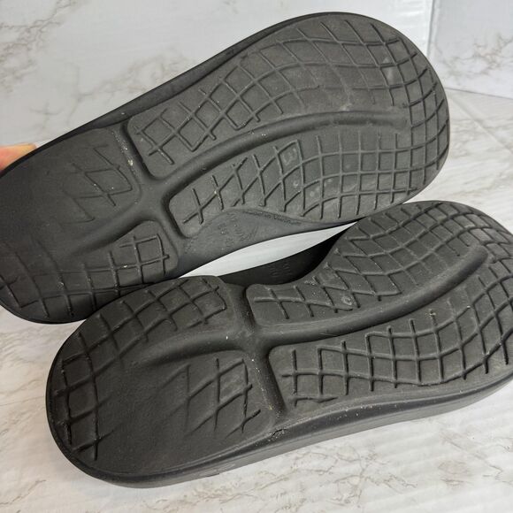 OOFOS Sandals Mens Size 12 Womens 14 Black OOriginal Recovery Flip Flop Thong - Picture 8 of 9